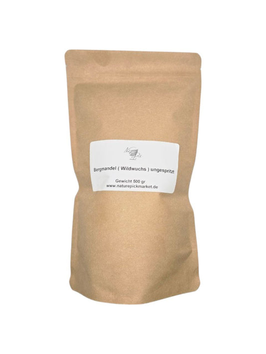 Close-up of Bergsmandel (wild almond) by Nature Pick Market, highlighting the rich texture and quality of these organic almonds.